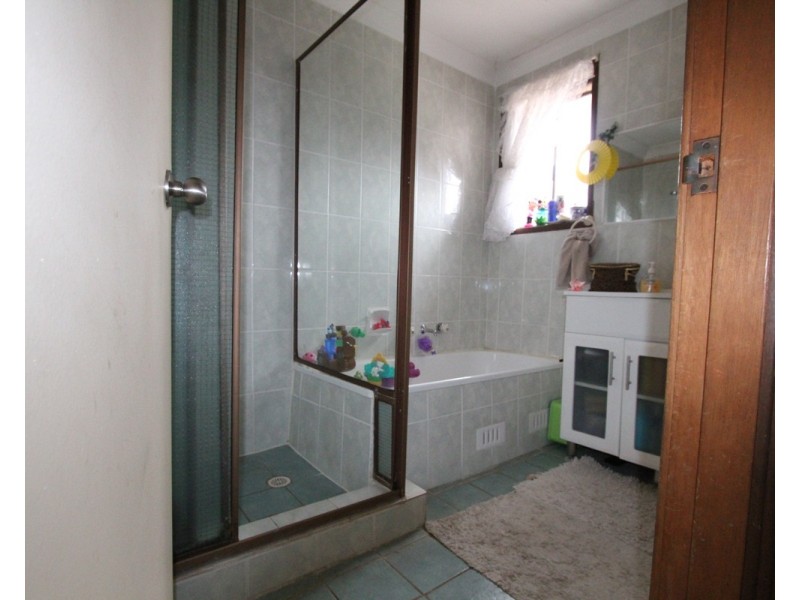 1/4 Mary Street, Macquarie Fields NSW 2564