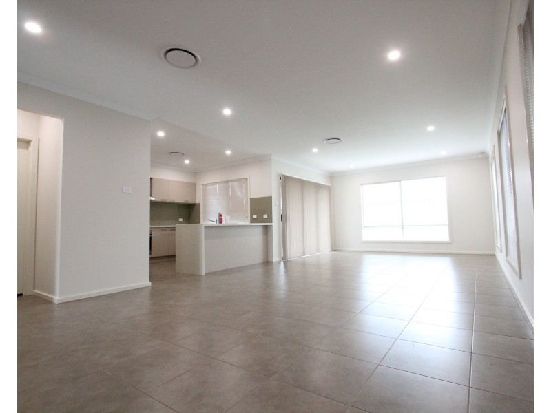 5 Clubmoss Street, Denham Court NSW 2565