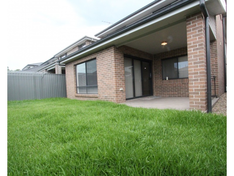 5 Clubmoss Street, Denham Court NSW 2565