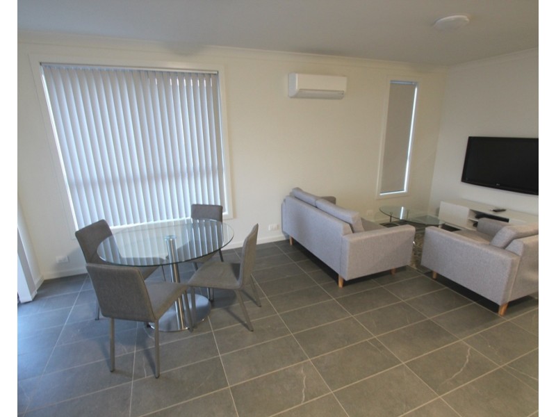 18 Greenview Drive, Moorebank NSW 2170