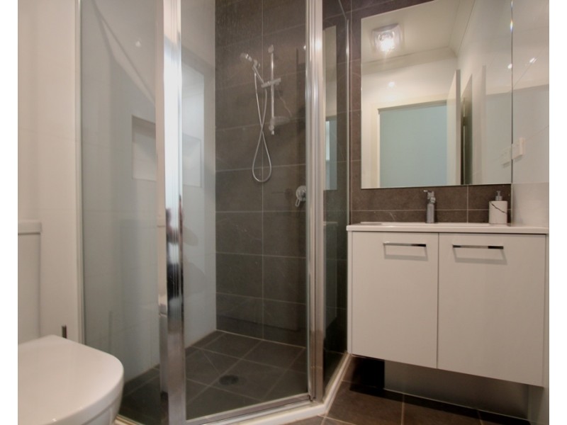 18 Greenview Drive, Moorebank NSW 2170