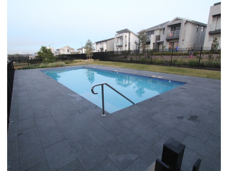 18 Greenview Drive, Moorebank NSW 2170