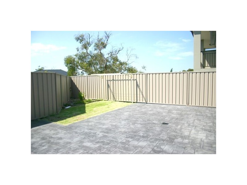 7/54 Osprey Dr, Illawong NSW 2234