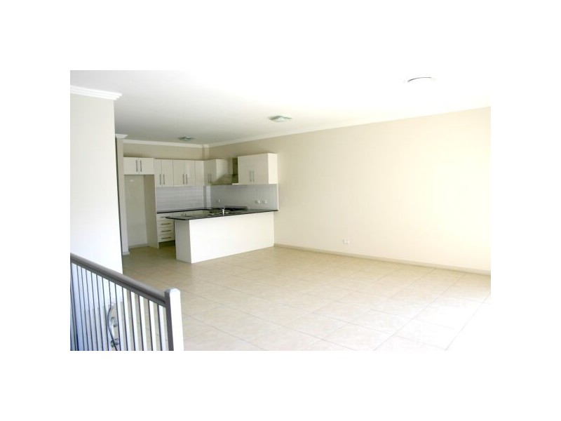 7/54 Osprey Dr, Illawong NSW 2234