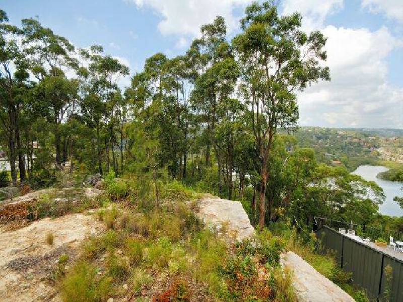 55A Sproule Rd, Illawong NSW 2234