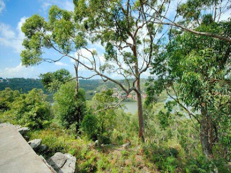 55A Sproule Rd, Illawong NSW 2234