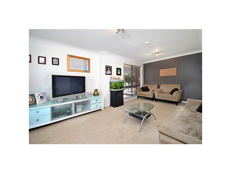 11 Silverleaf Row, Menai NSW 2234