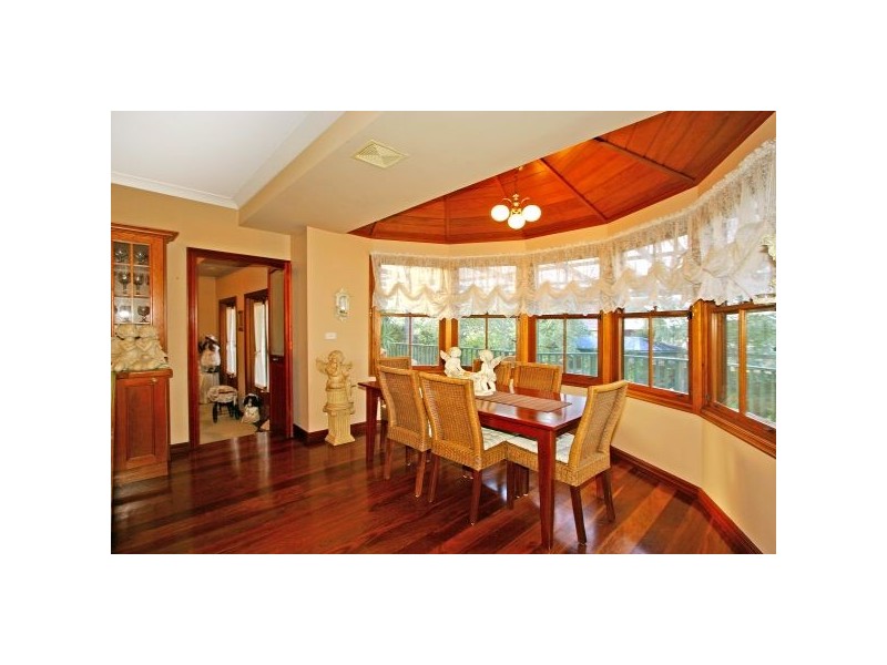 42 Blaxland Drive, Illawong NSW 2234