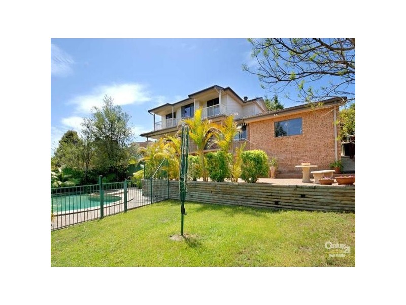 35 Barnes Crescent, Menai NSW 2234