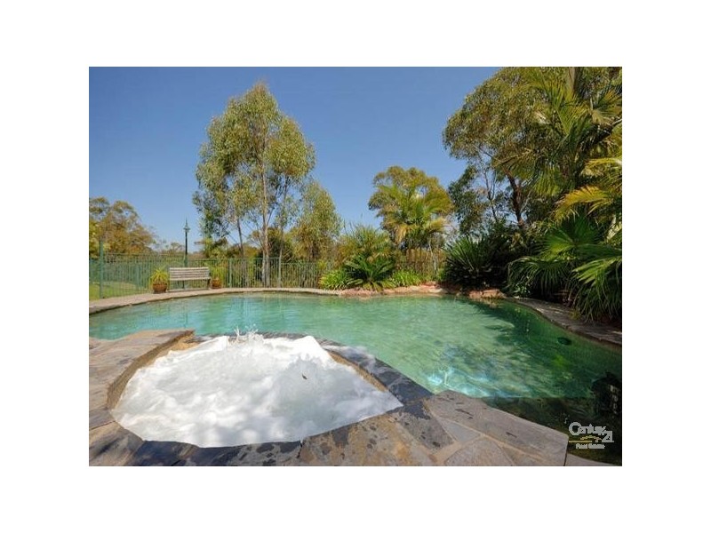 35 Barnes Crescent, Menai NSW 2234