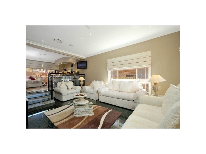 7 Silverleaf Row, Menai NSW 2234