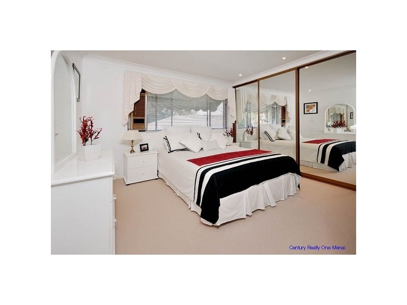 2 McCabe Place, Menai NSW 2234