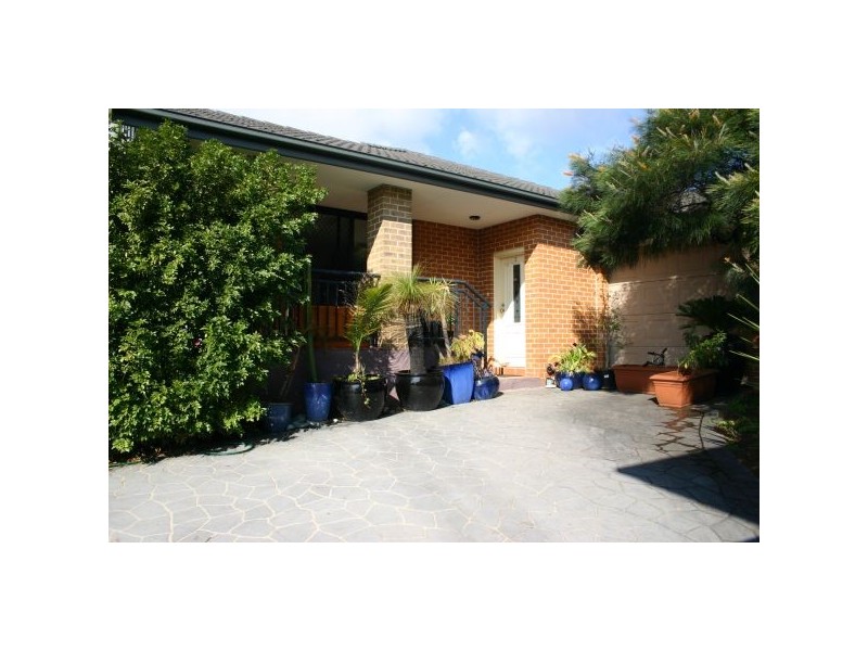 2/1-3 Bataan Close, Illawong NSW 2234