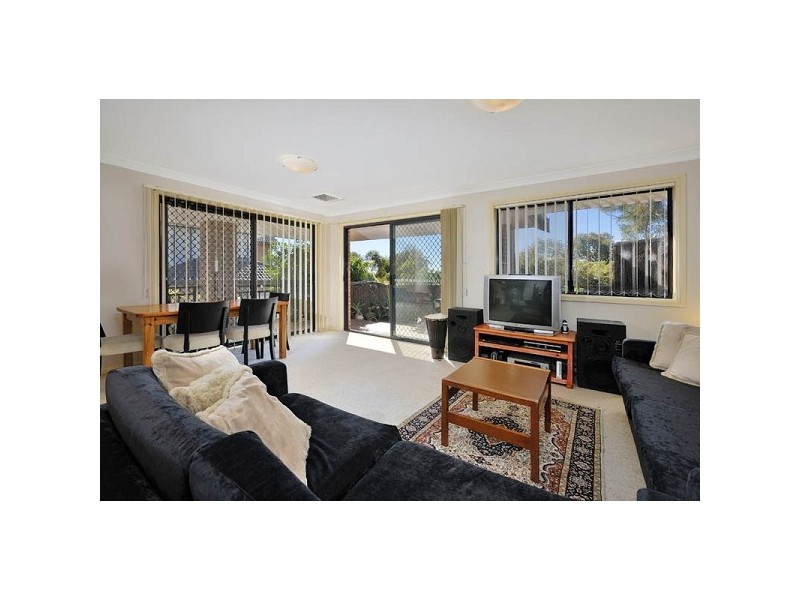 2/1-3 Bataan Close, Illawong NSW 2234