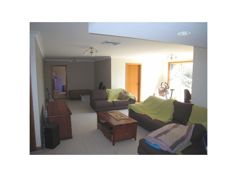 2/28 Burley Close, Illawong NSW 2234