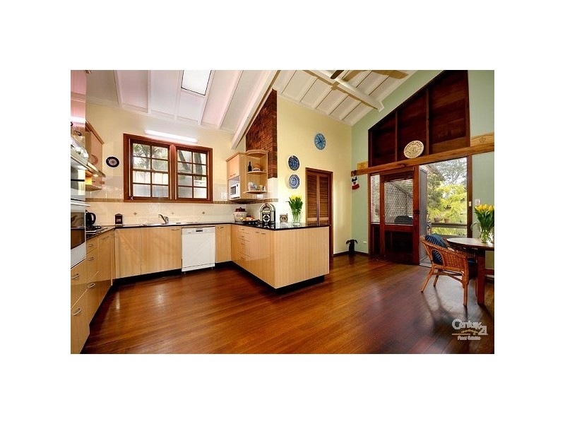 27 StGeorge Cres, Sandy Point NSW 2172