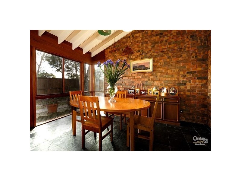 27 StGeorge Cres, Sandy Point NSW 2172