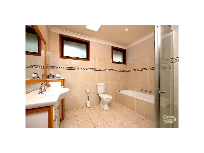 27 StGeorge Cres, Sandy Point NSW 2172