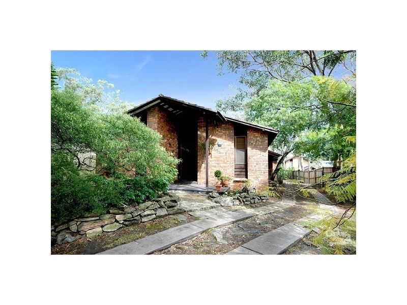 27 StGeorge Cres, Sandy Point NSW 2172