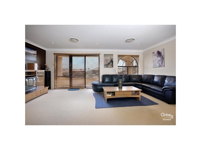 24 Hovea Court, Voyager Point NSW 2172