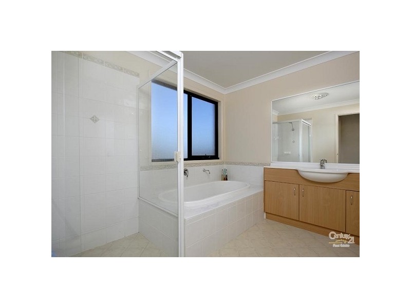24 Hovea Court, Voyager Point NSW 2172