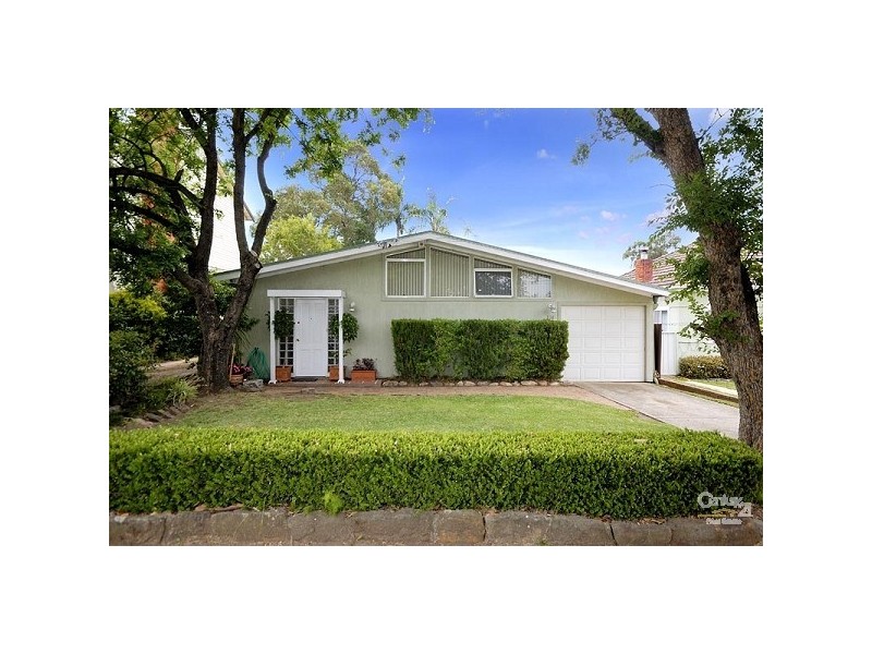 104 Hillcrest Ave, Greenacre NSW 2190