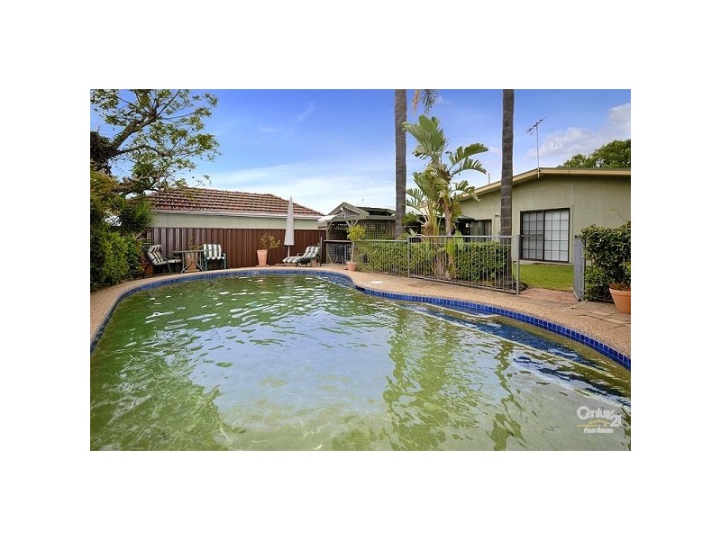 104 Hillcrest Ave, Greenacre NSW 2190