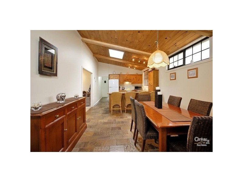 104 Hillcrest Ave, Greenacre NSW 2190