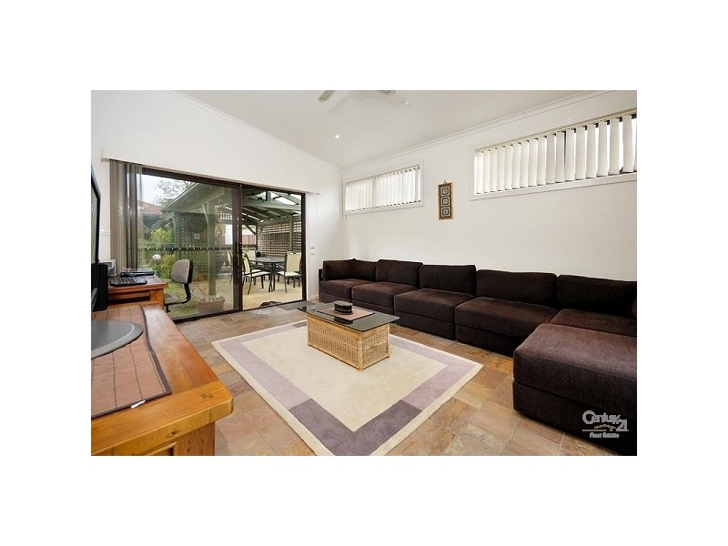 104 Hillcrest Ave, Greenacre NSW 2190