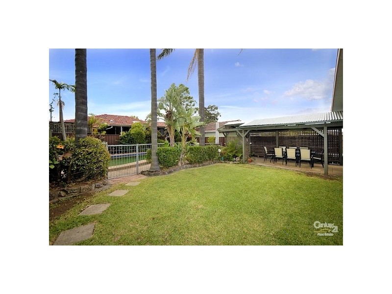 104 Hillcrest Ave, Greenacre NSW 2190