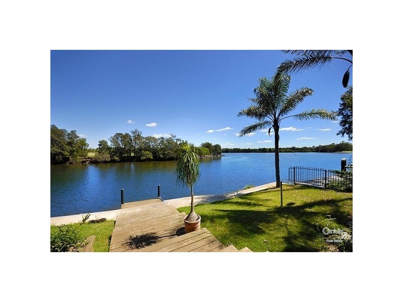 232 Henry Lawson Drive, Georges Hall NSW 2198