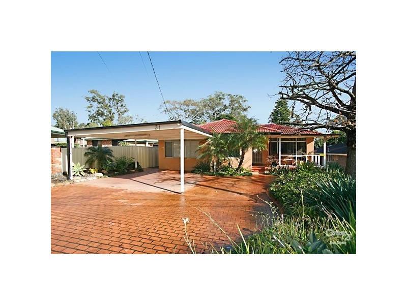 31 St George Cres, Sandy Point NSW 2172
