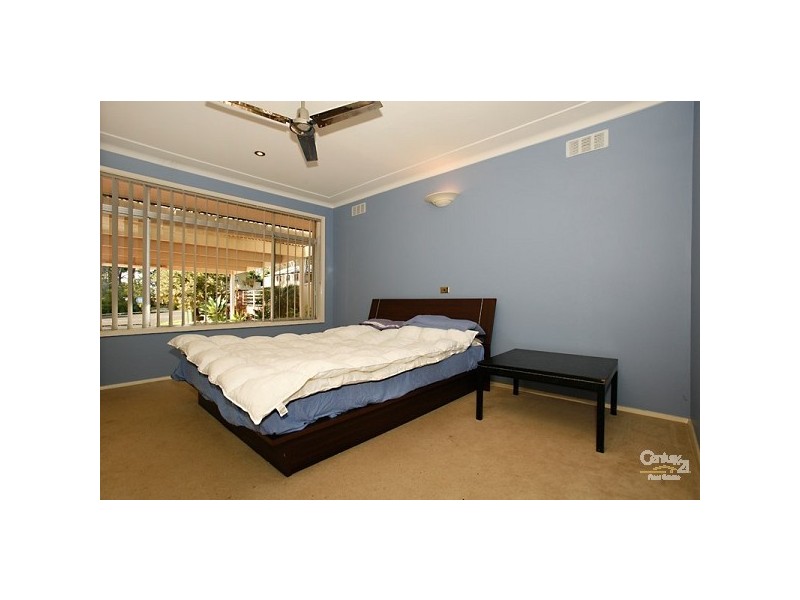 31 St George Cres, Sandy Point NSW 2172