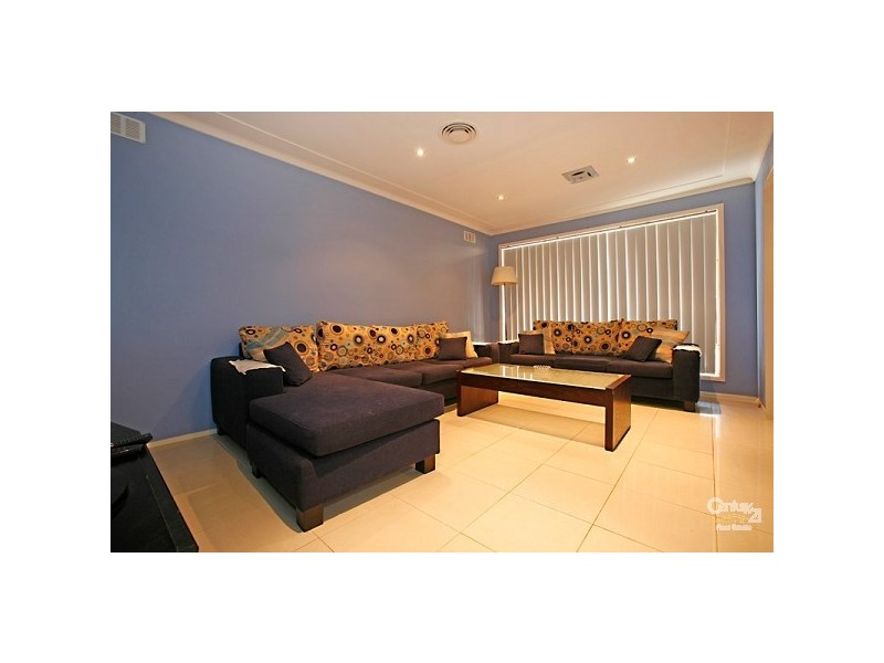31 St George Cres, Sandy Point NSW 2172