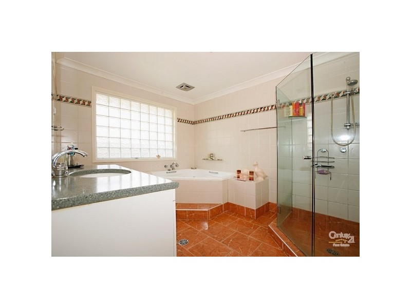 31 St George Cres, Sandy Point NSW 2172