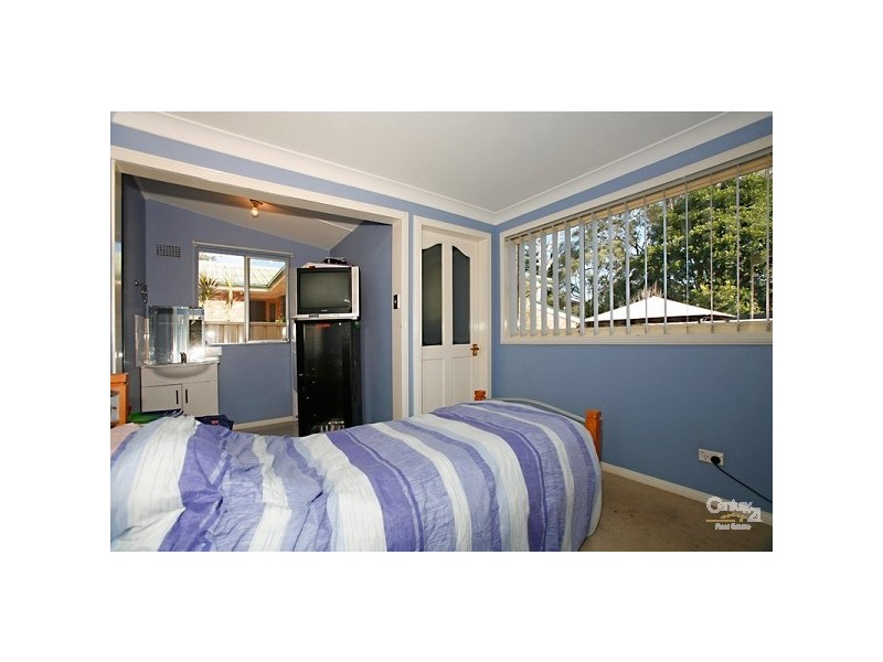 31 St George Cres, Sandy Point NSW 2172