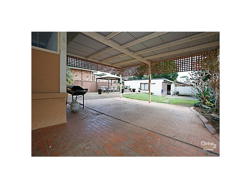 31 St George Cres, Sandy Point NSW 2172