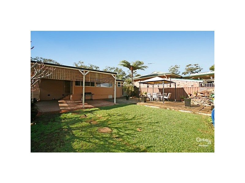31 St George Cres, Sandy Point NSW 2172