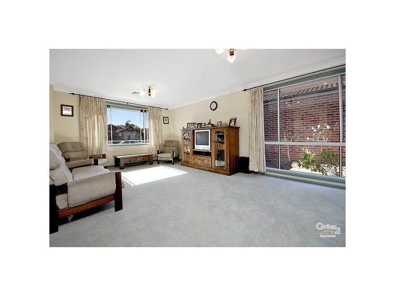 8 Brownlow Court, Wattle Grove NSW 2173