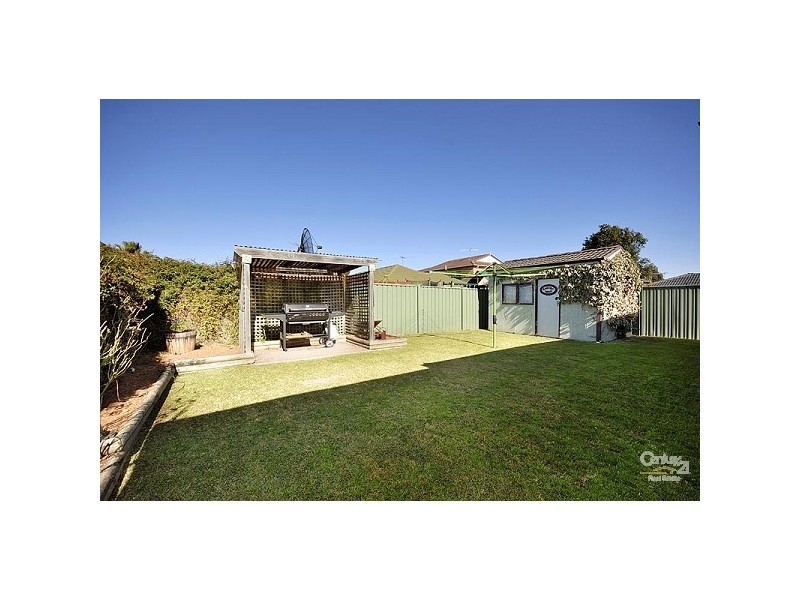 8 Brownlow Court, Wattle Grove NSW 2173