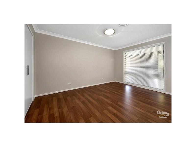 4 Panama Cl, Illawong NSW 2234