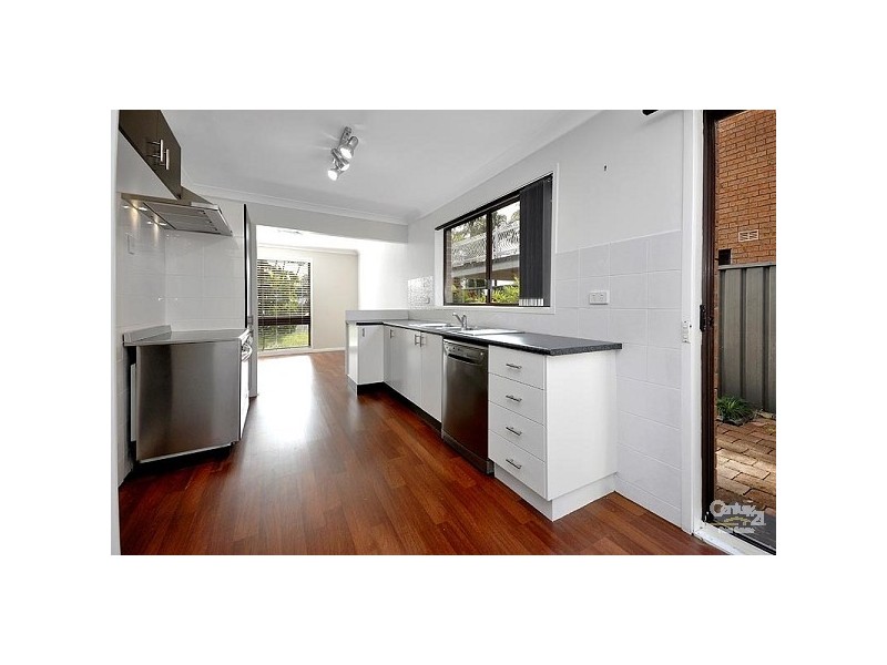 4 Panama Cl, Illawong NSW 2234