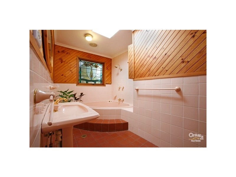 7 Ocean Place, Illawong NSW 2234