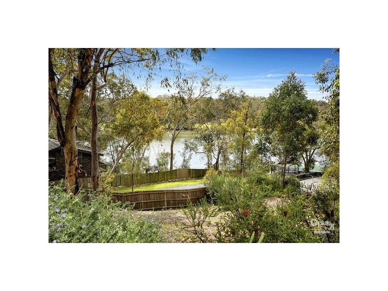 26 St George Cres, Sandy Point NSW 2172