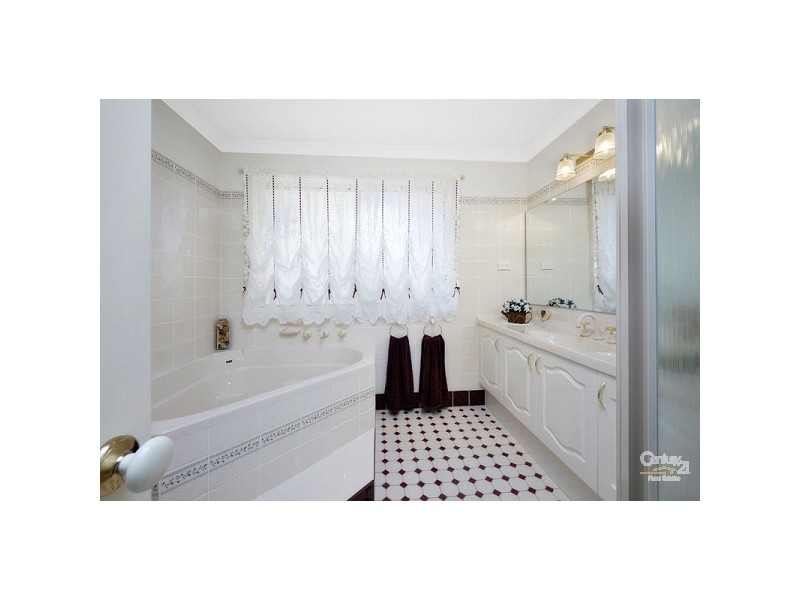 17 Berry Grove, Menai NSW 2234