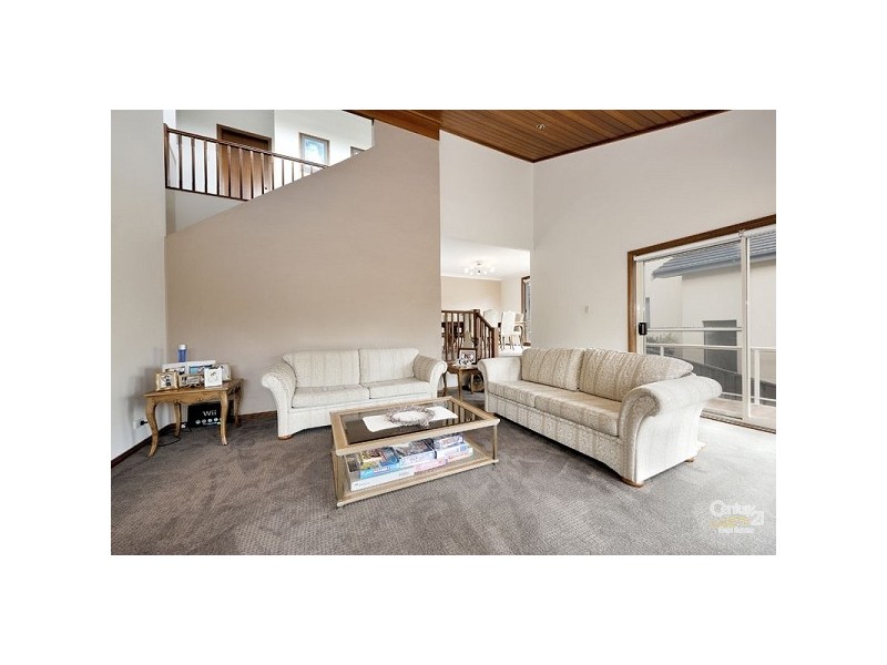 62 Griffin Parade, Illawong NSW 2234