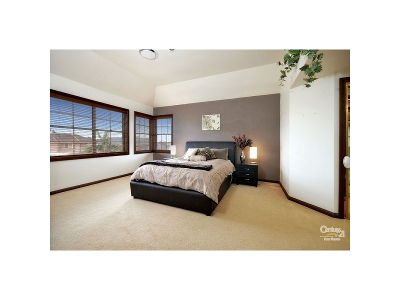 15 Fern Circuit East, Menai NSW 2234