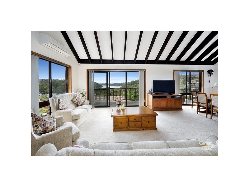 7 McPherson Pl, Illawong NSW 2234