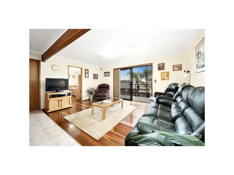 7 McPherson Pl, Illawong NSW 2234