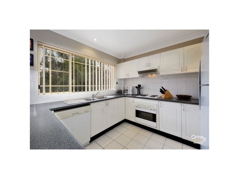 8/24 Arnold Place, Menai NSW 2234